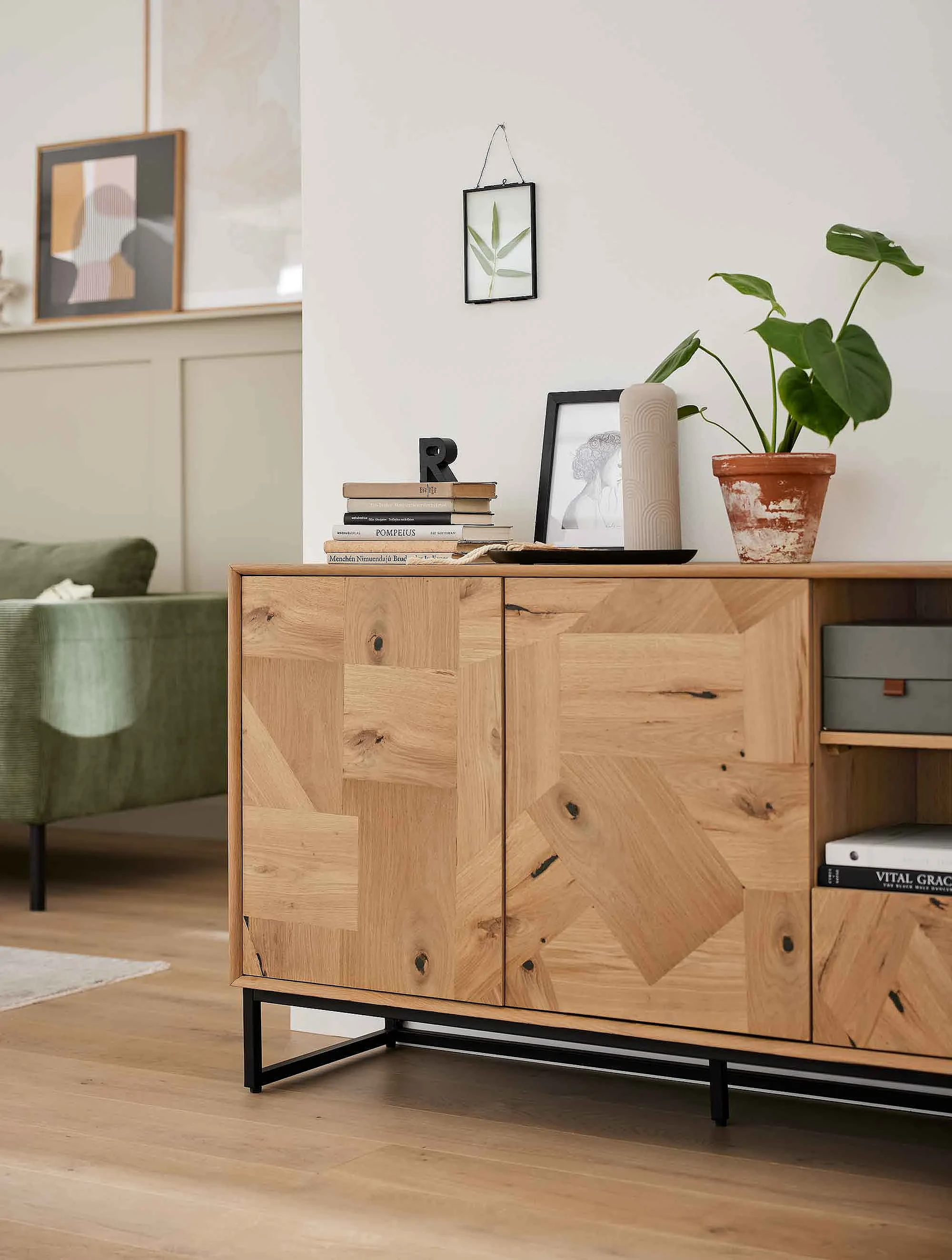 Roomio No. 2002 - Sideboard