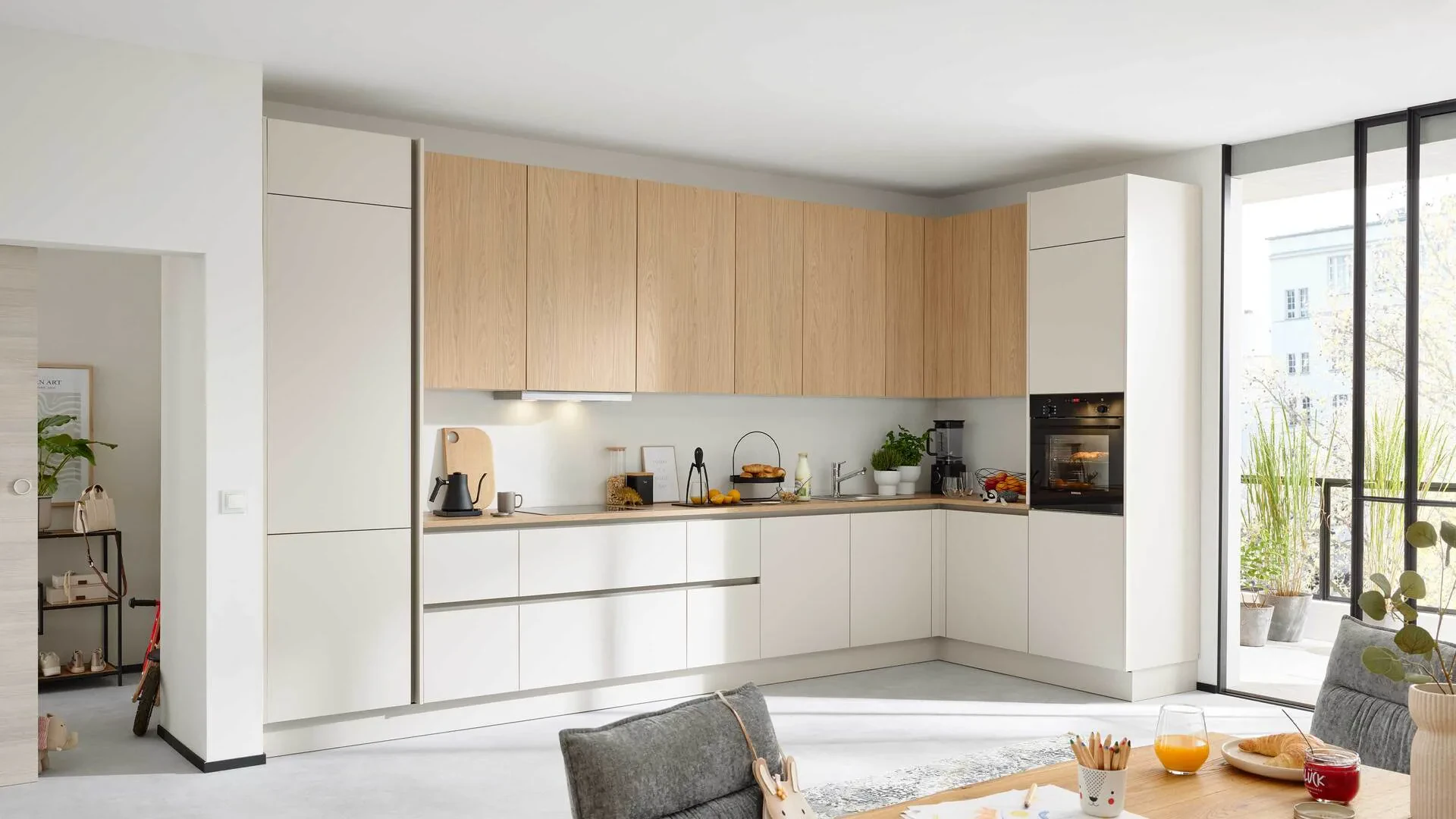 Interliving Küche Serie 3092 mit SIEMENS Einbaugeräten